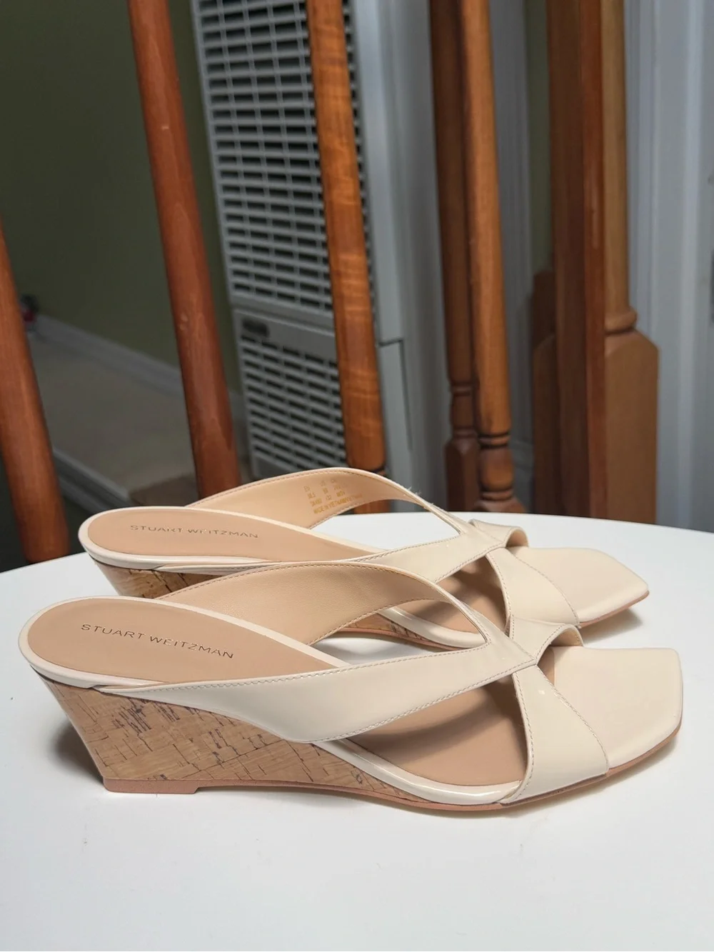 Stuart Weitzman  Miami Cream Patent Leather Wedge Sandals size 8 H41N3 - Picture 3 of 7